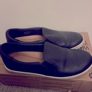 Dr Scholls slip on sneaker , used 9.5